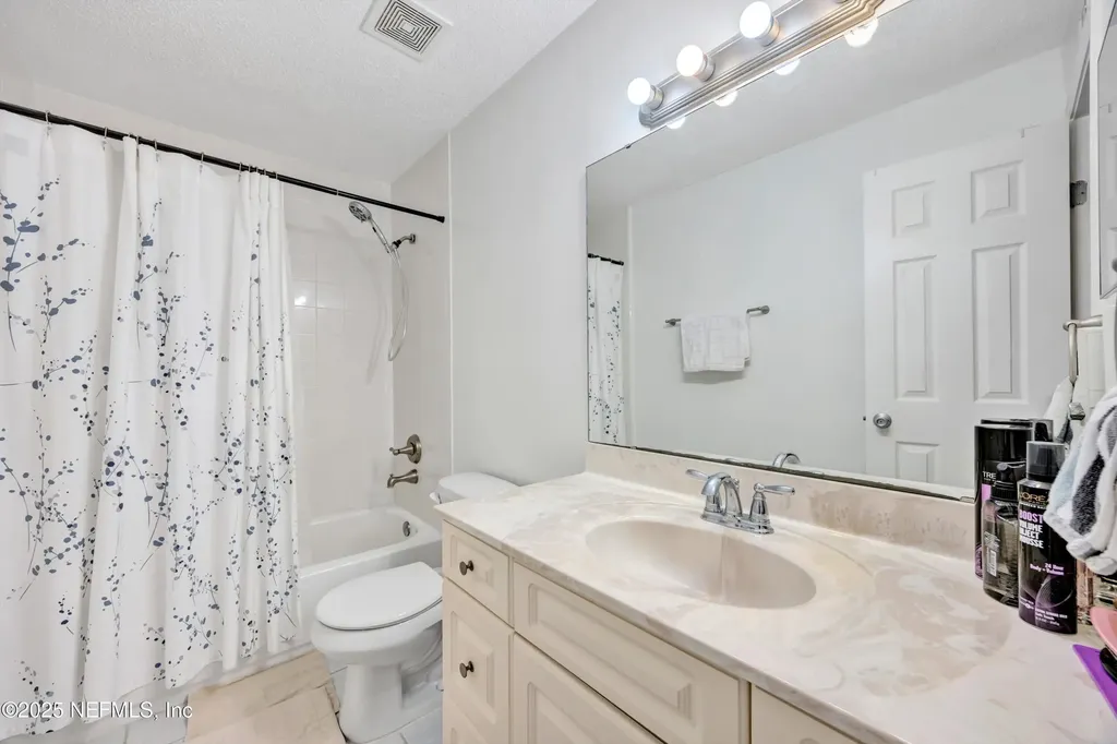 6528 Valerosa Court Jacksonville FL 32217