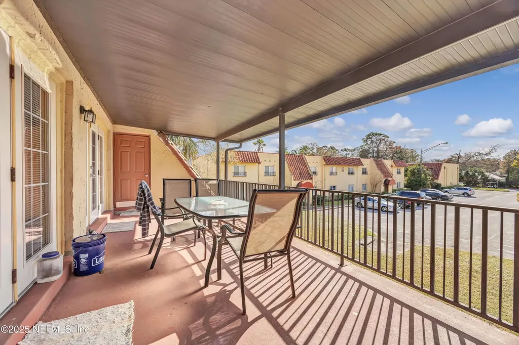 6528 Valerosa Court Jacksonville FL 32217