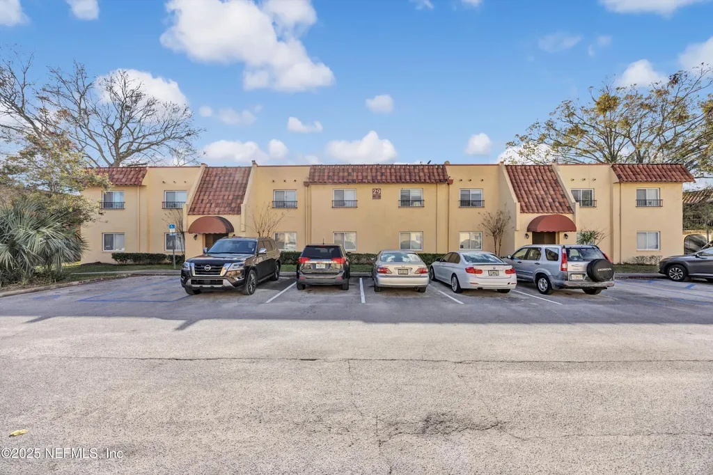 6528 Valerosa Court Jacksonville FL 32217