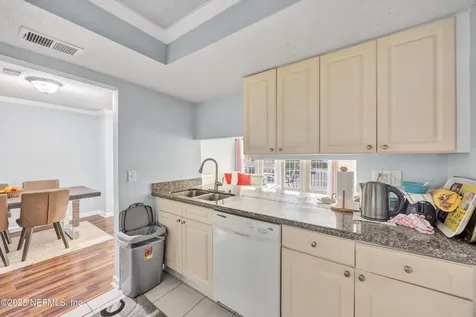 6528 Valerosa Court Jacksonville FL 32217