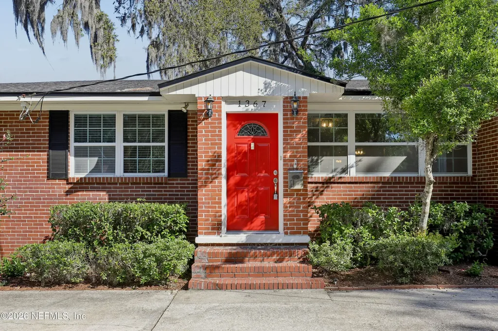 1367 Riverbirch Lane Jacksonville FL 32207