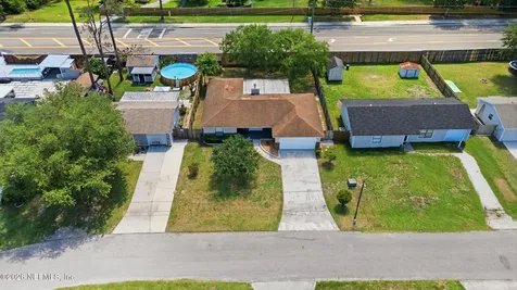 1820 Shannon Lake Drive Middleburg FL 32068