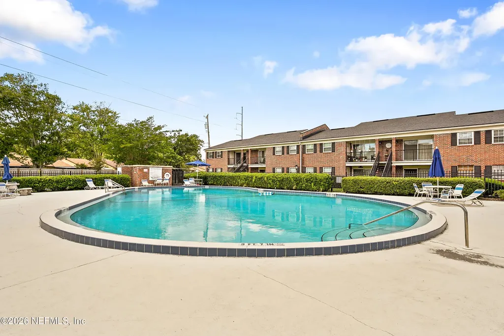 4915 Baymeadows Road Jacksonville FL 32217