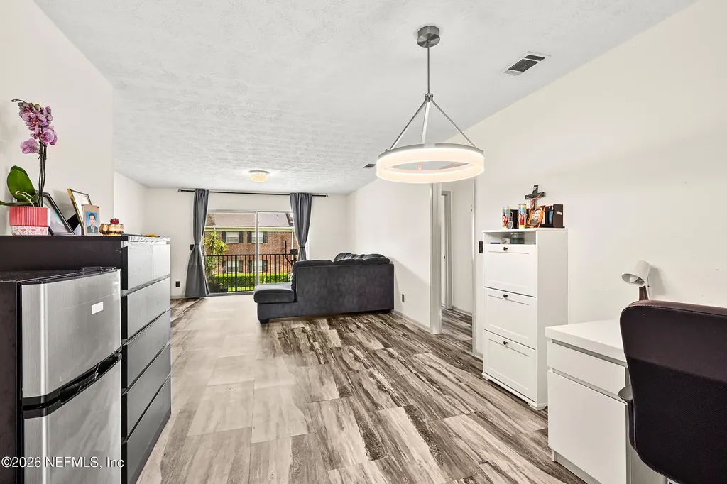4915 Baymeadows Road Jacksonville FL 32217