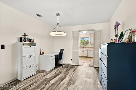 4915 Baymeadows Road Jacksonville FL 32217