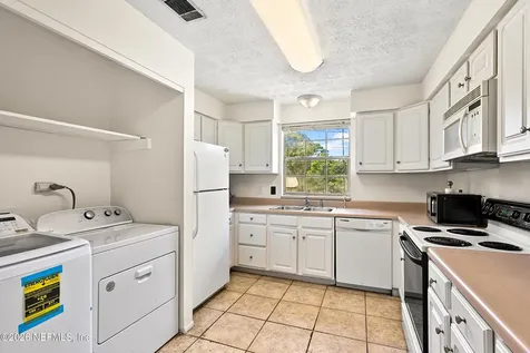 4915 Baymeadows Road Jacksonville FL 32217