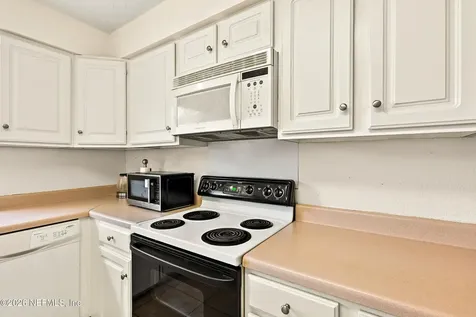 4915 Baymeadows Road Jacksonville FL 32217