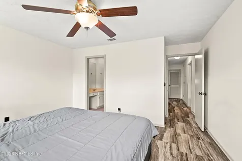 4915 Baymeadows Road Jacksonville FL 32217