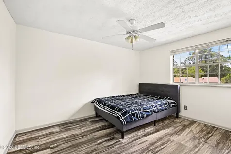 4915 Baymeadows Road Jacksonville FL 32217