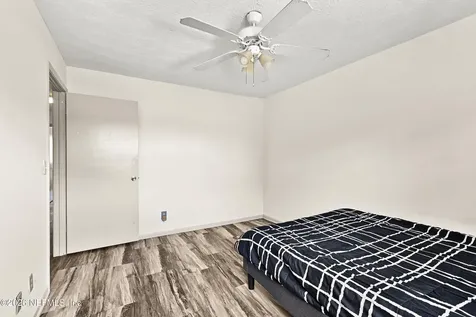 4915 Baymeadows Road Jacksonville FL 32217