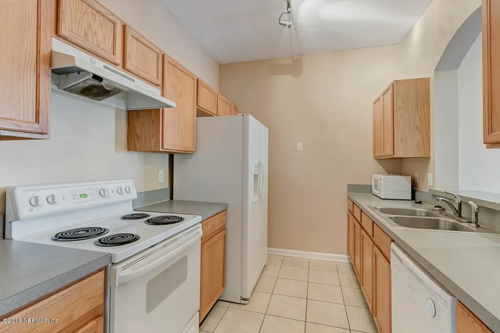 7990 Baymeadows Road E Jacksonville FL 32256