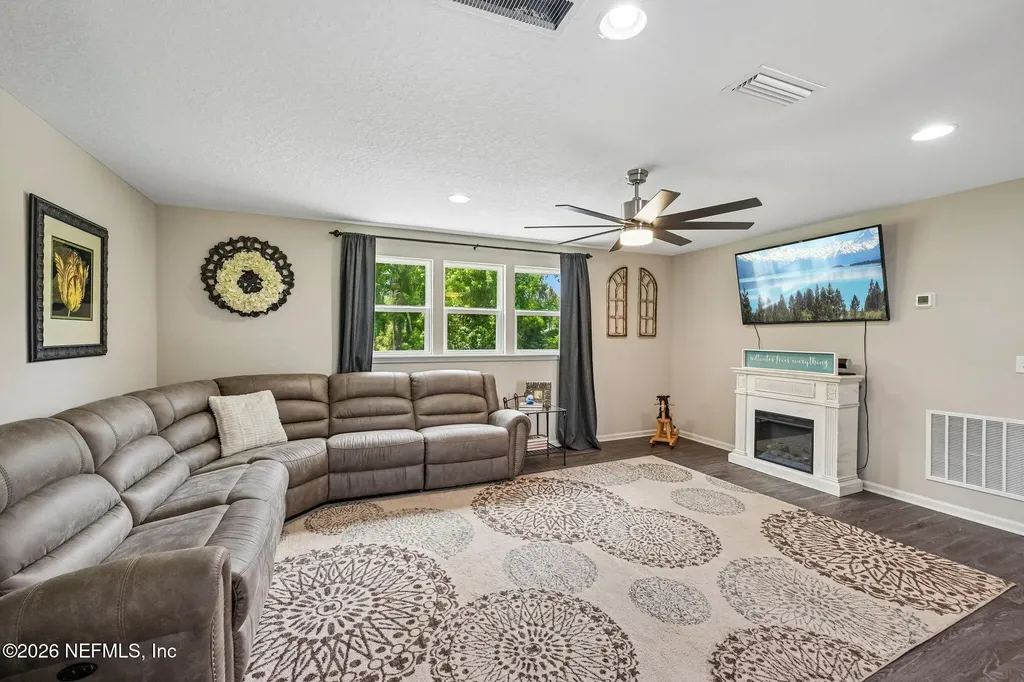 1919 Silo Oaks Place Middleburg FL 32068