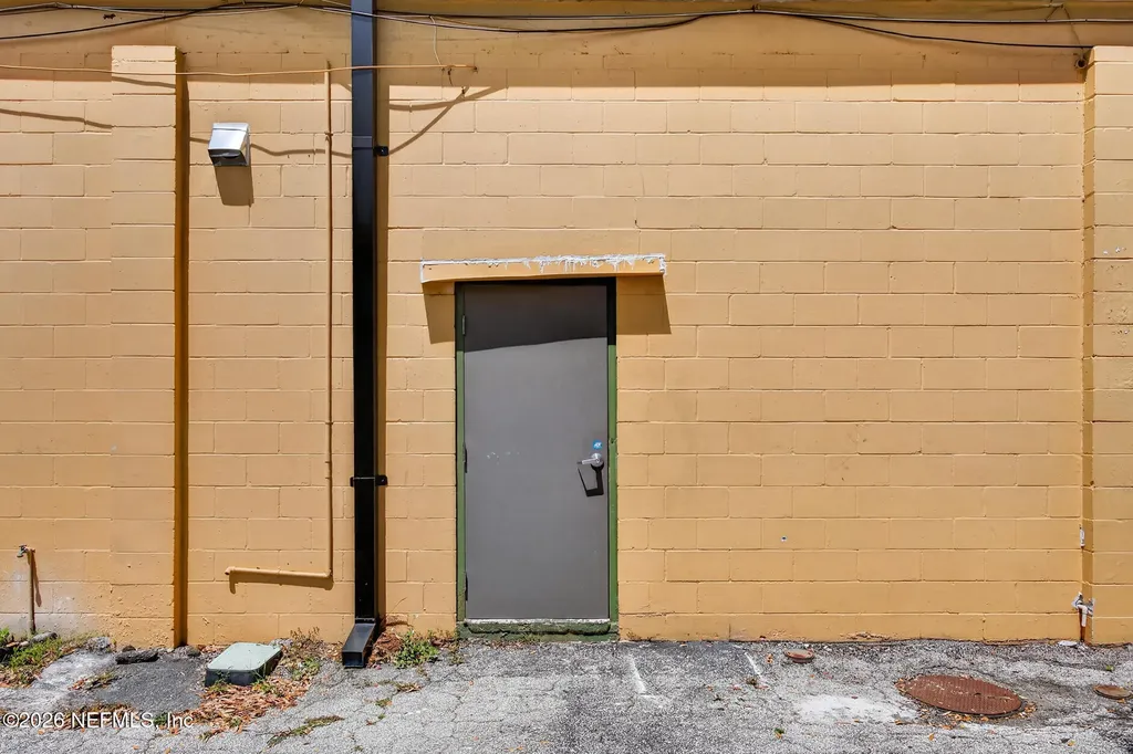 1301 Monument Road Jacksonville FL 32225