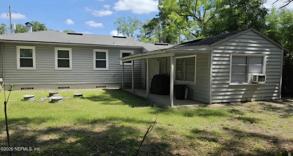 1966 Lakewood Circle S Jacksonville FL 32207