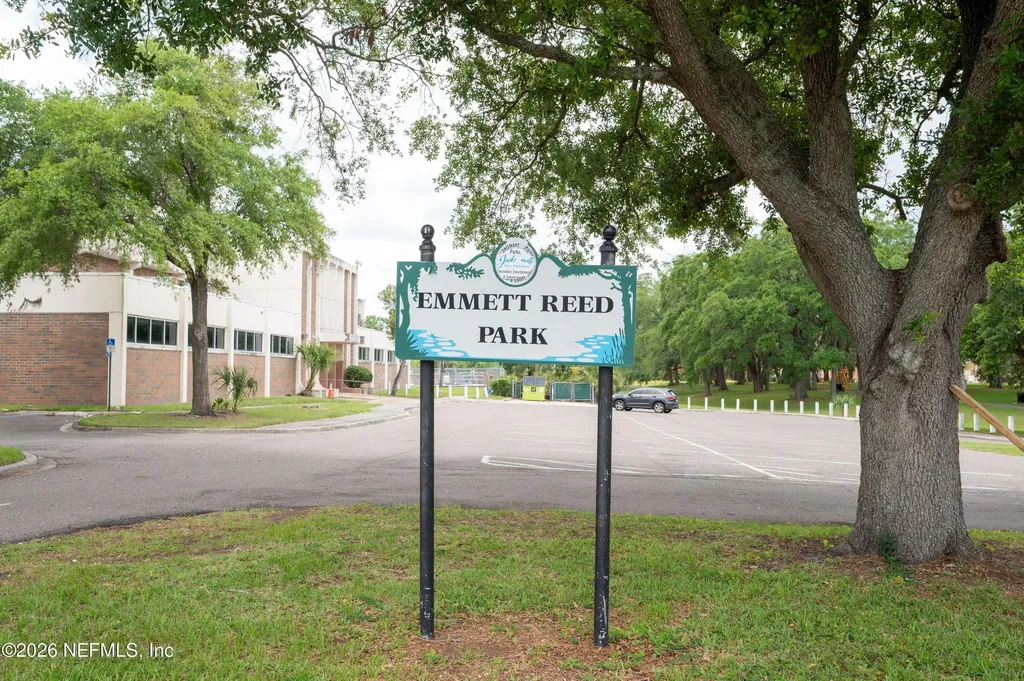 1494 8th Street W Jacksonville FL 32209
