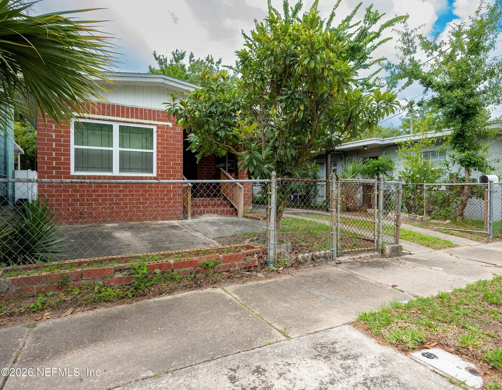 1494 8th Street W Jacksonville FL 32209