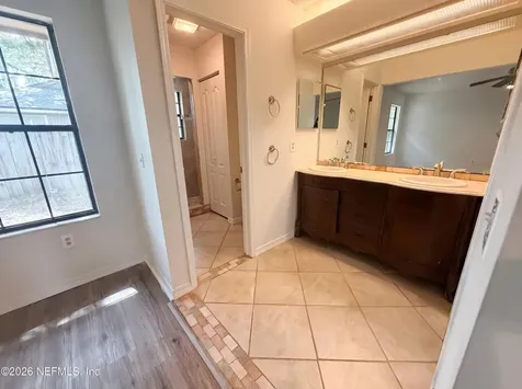 3160 Bridgeview Drive Jacksonville FL 32216