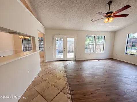 3160 Bridgeview Drive Jacksonville FL 32216