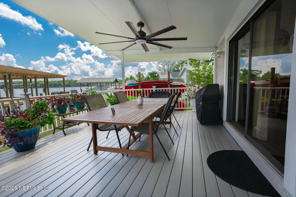 200 Sportsman Drive Welaka FL 32193