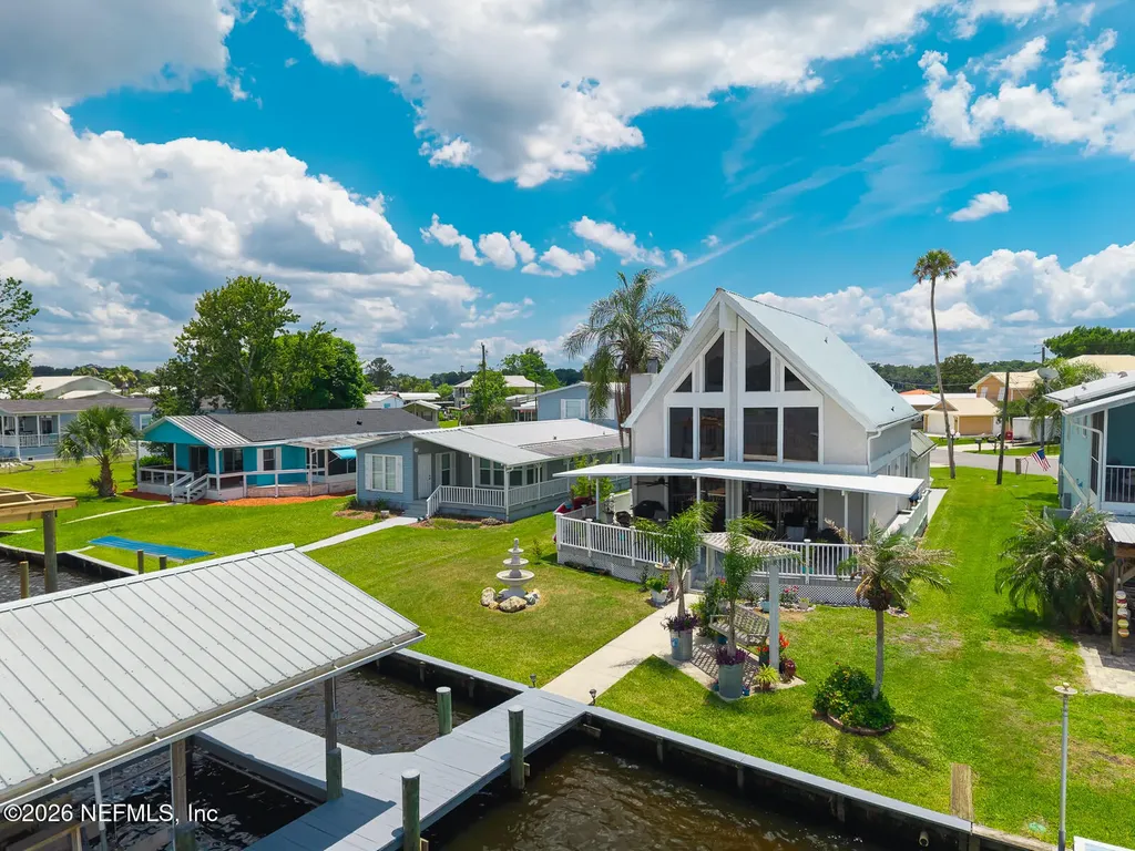 200 Sportsman Drive Welaka FL 32193