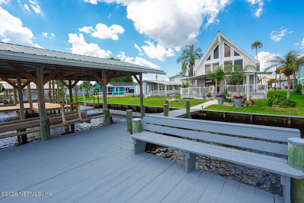 200 Sportsman Drive Welaka FL 32193