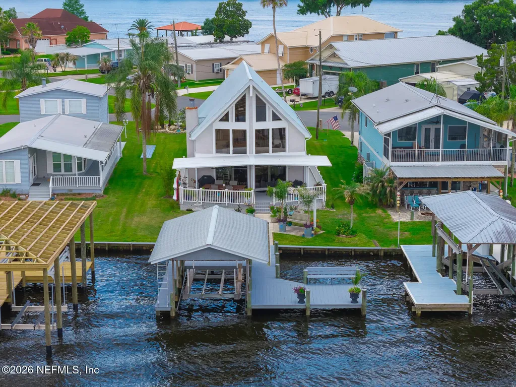 200 Sportsman Drive Welaka FL 32193