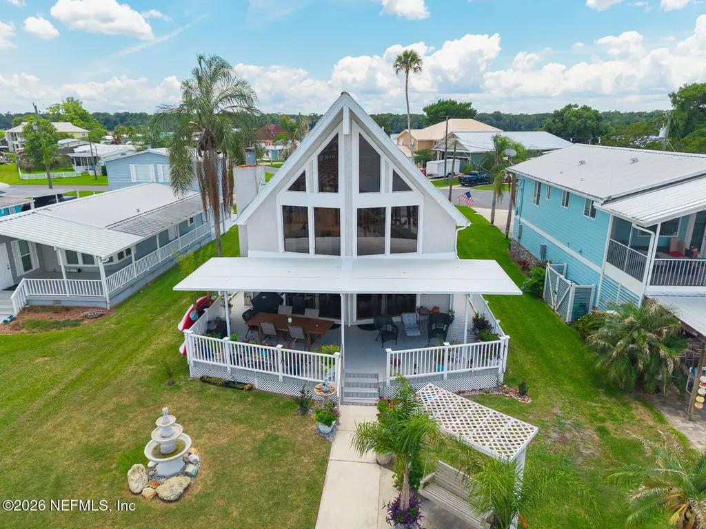 200 Sportsman Drive Welaka FL 32193