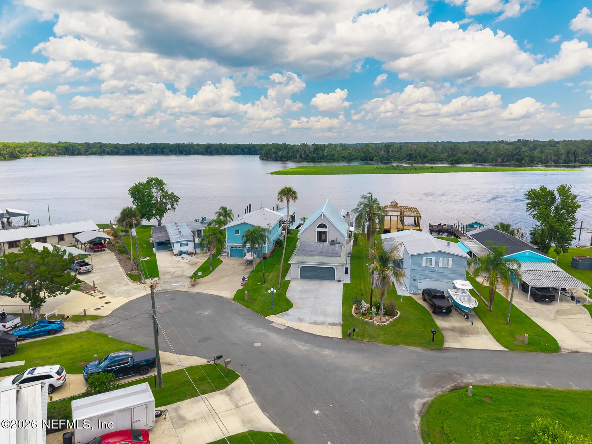 200 Sportsman Drive Welaka FL 32193