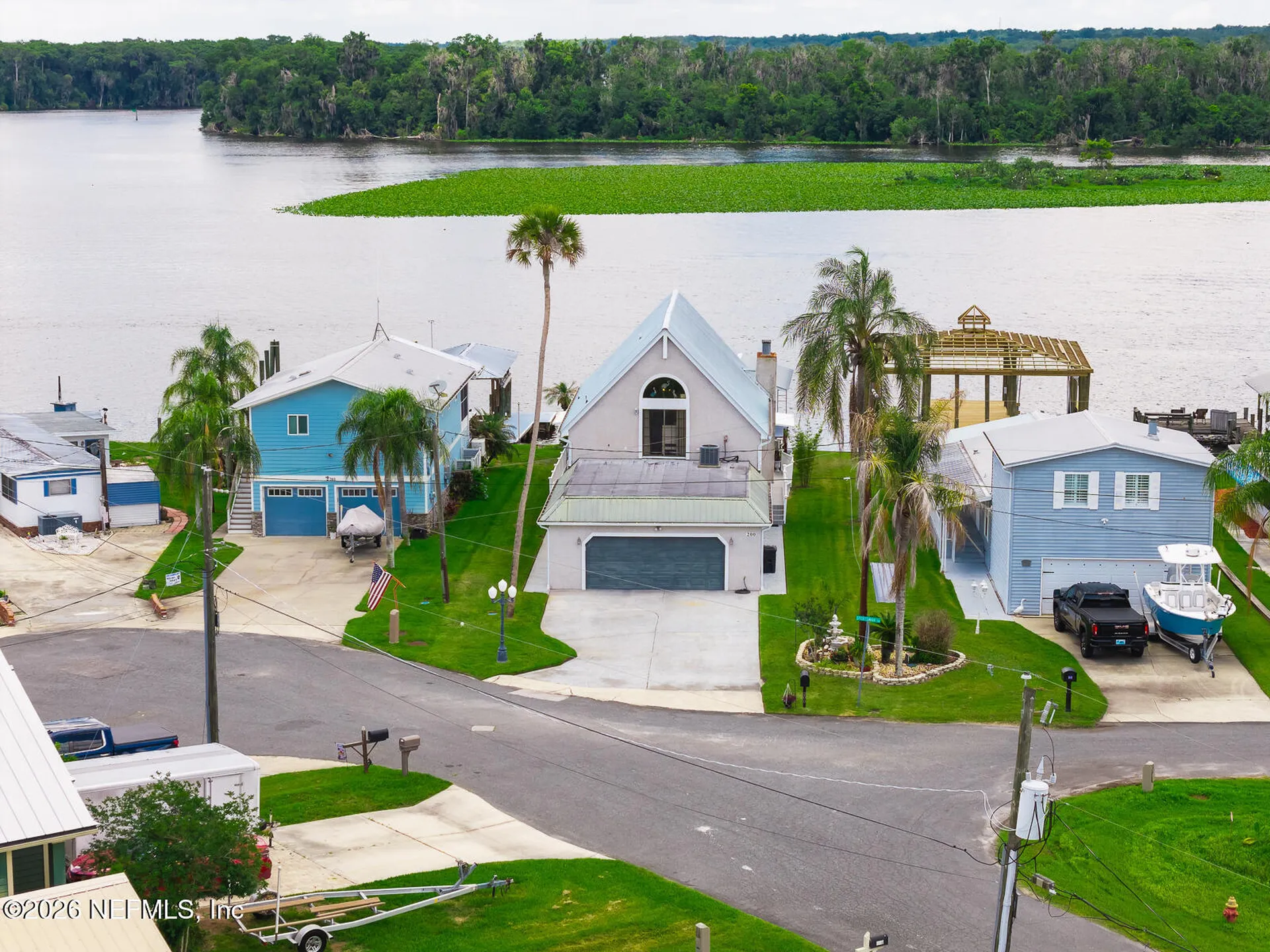 200 Sportsman Drive Welaka FL 32193
