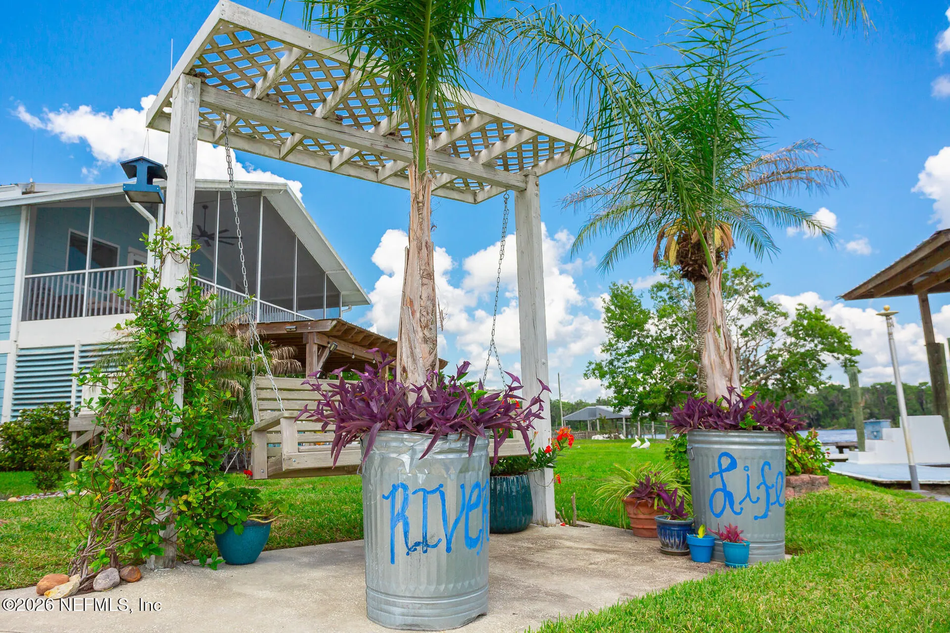 200 Sportsman Drive Welaka FL 32193