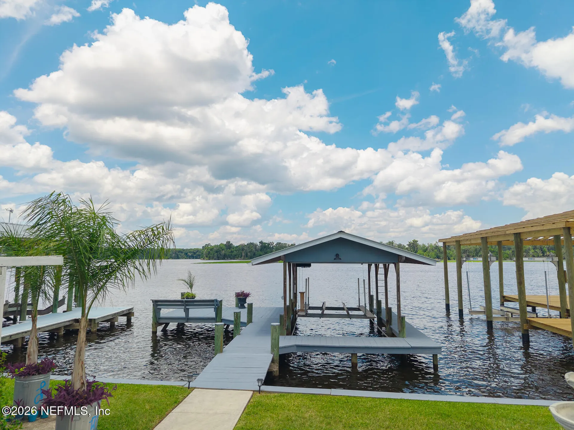 200 Sportsman Drive Welaka FL 32193