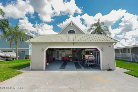 200 Sportsman Drive Welaka FL 32193