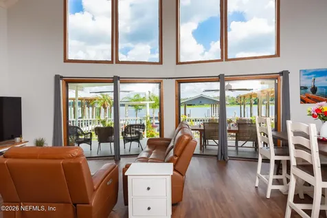 200 Sportsman Drive Welaka FL 32193