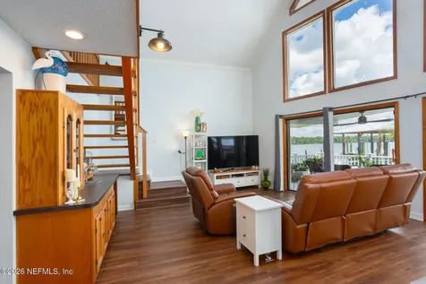 200 Sportsman Drive Welaka FL 32193