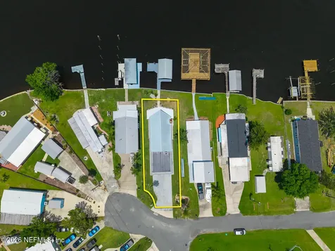 200 Sportsman Drive Welaka FL 32193