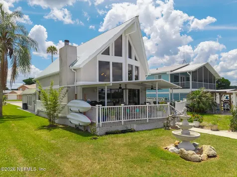 200 Sportsman Drive Welaka FL 32193