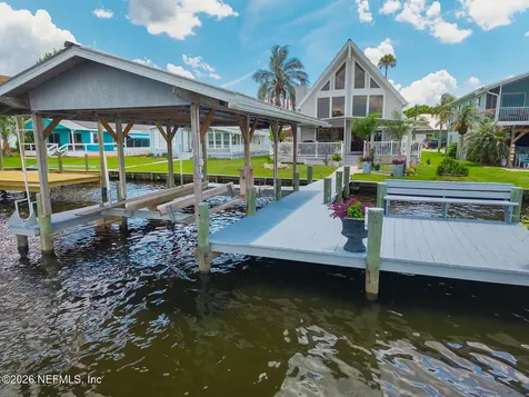 200 Sportsman Drive Welaka FL 32193