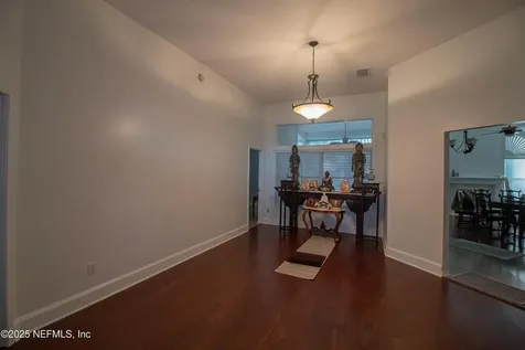 8146 Leafcrest Drive Jacksonville FL 32244