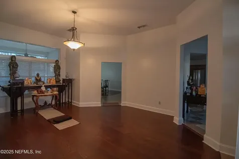 8146 Leafcrest Drive Jacksonville FL 32244