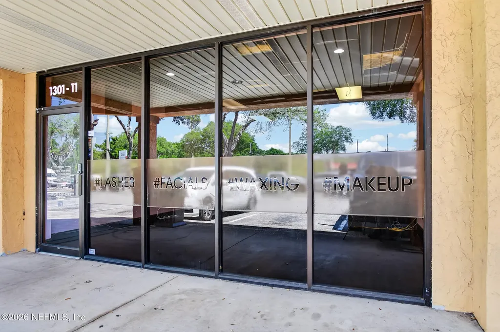 1301 Monument Road Jacksonville FL 32225