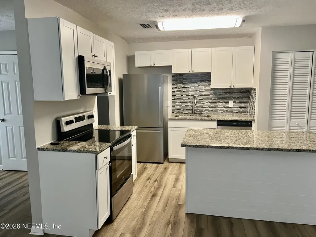 10964 Bacall Road W Jacksonville FL 32218