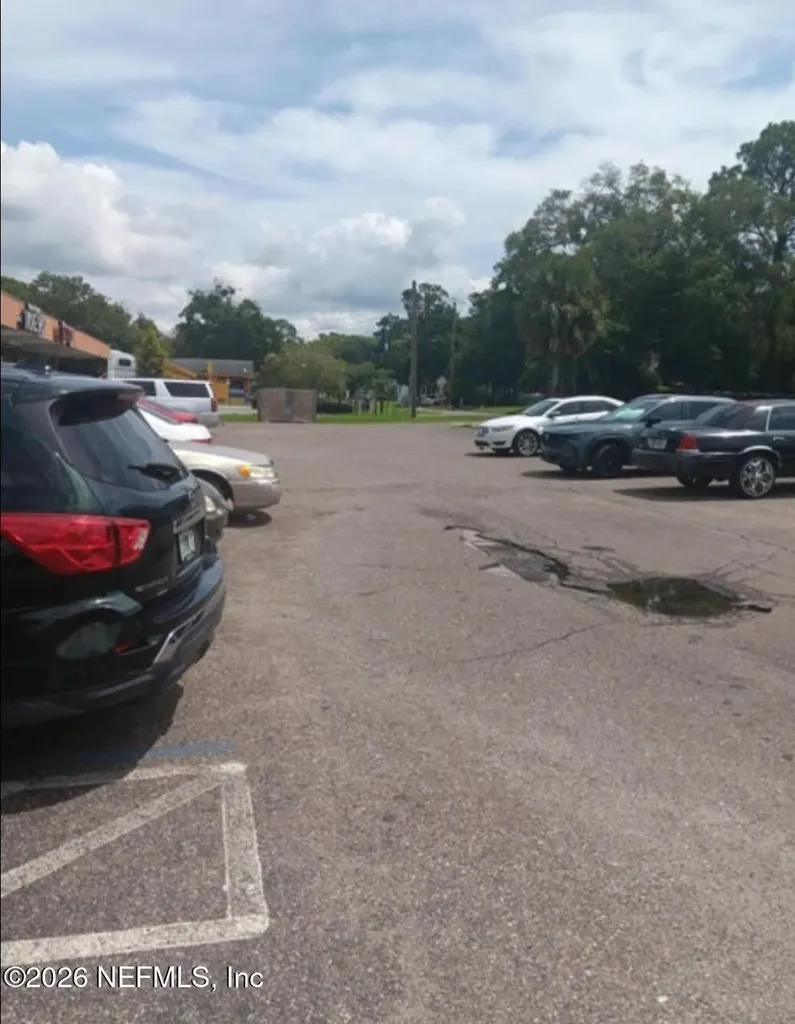 17 43rd Street E Jacksonville FL 32208