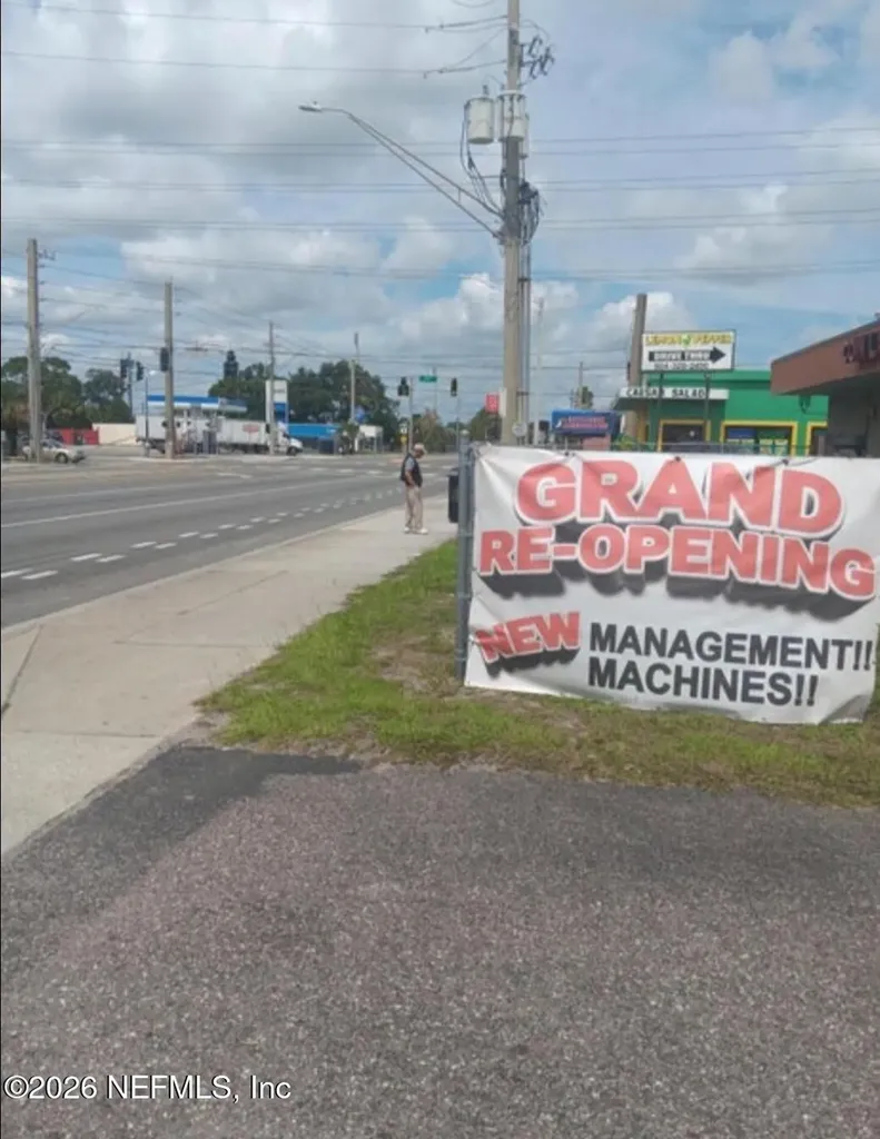 17 43rd Street E Jacksonville FL 32208