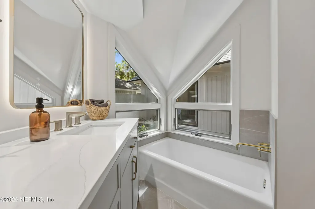 27 Marsh Creek Road Fernandina Beach FL 32034