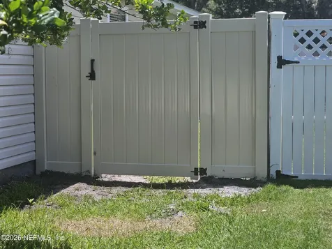 2338 Cool Springs Drive N Jacksonville FL 32246
