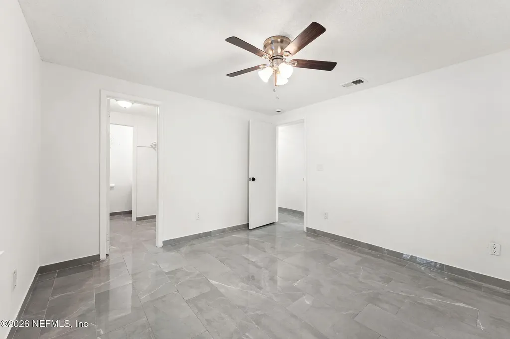 4212 Pointe Haven Drive N Jacksonville FL 32218
