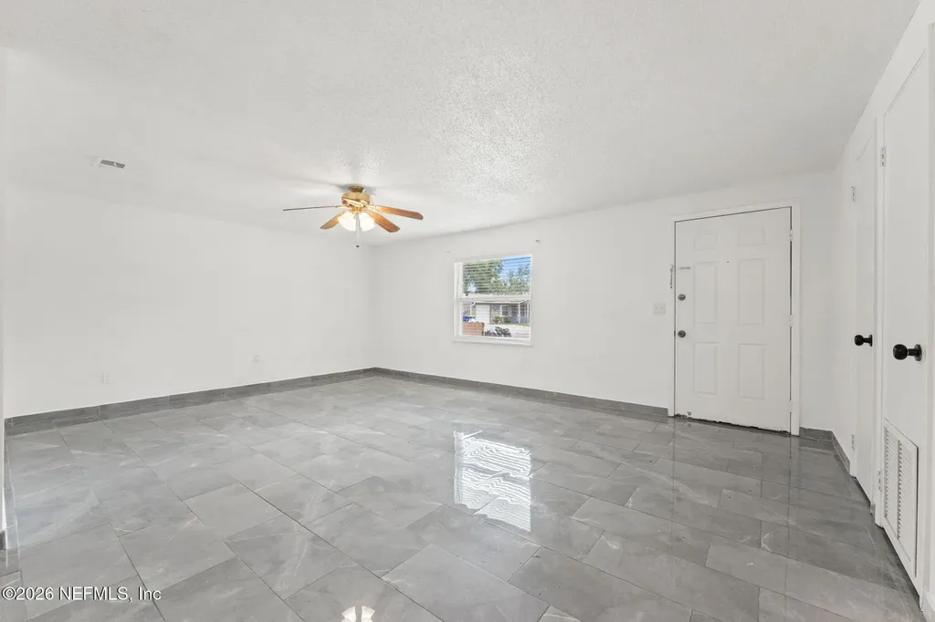 4212 Pointe Haven Drive N Jacksonville FL 32218