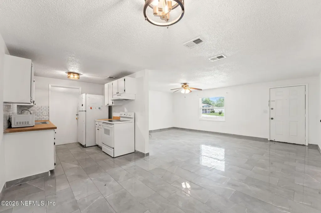 4212 Pointe Haven Drive N Jacksonville FL 32218