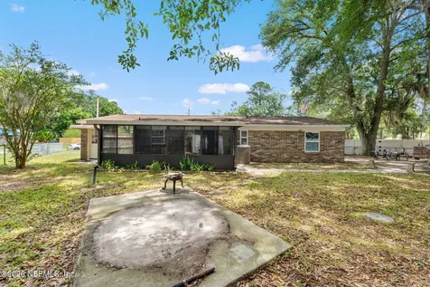4212 Pointe Haven Drive N Jacksonville FL 32218
