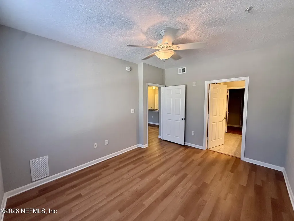 8539 Gate Parkway W Jacksonville FL 32216